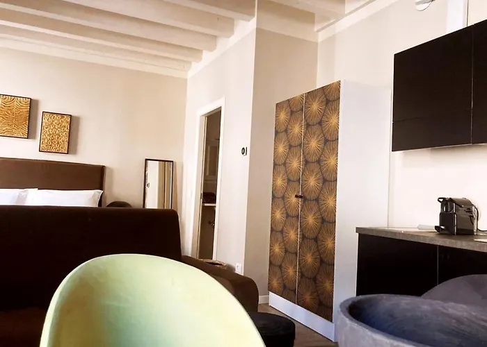 Gatto Bianco Santa Caterina *