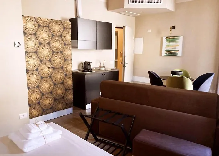 Gatto Bianco Santa Caterina Nyaraló